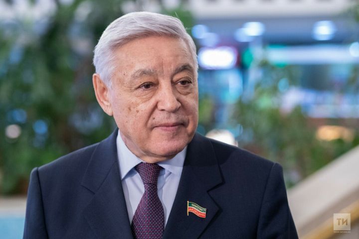 Фәрит Мөхәммәтшин Халыкара туган тел көне белән котлады