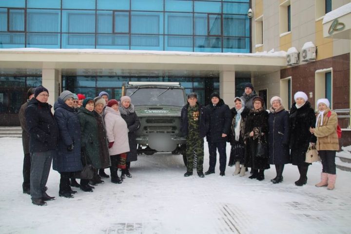 УАЗ из Менделеевска отправился в зону СВО нашим бойцам