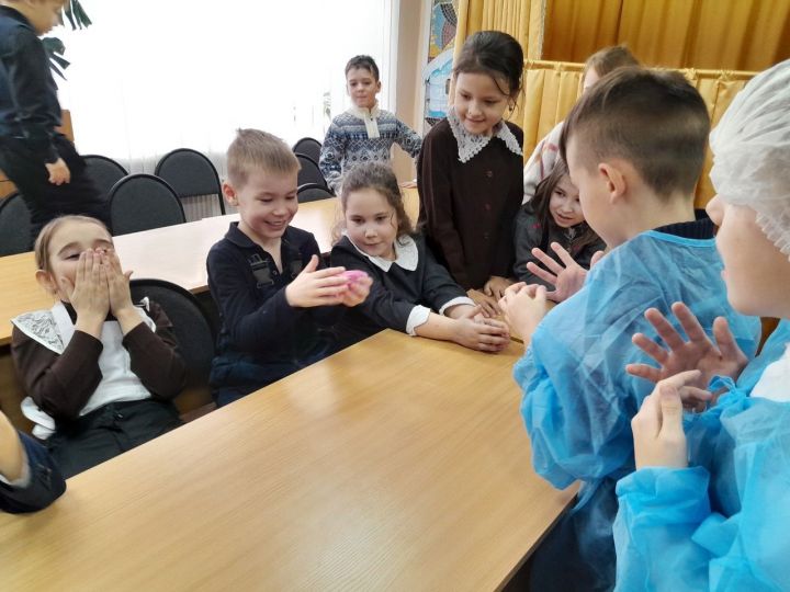 Юные менделеевцы познакомились с выдающимися учеными