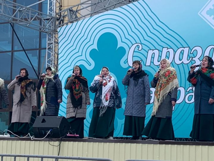 Менделеевцы встретили Навруз концертом