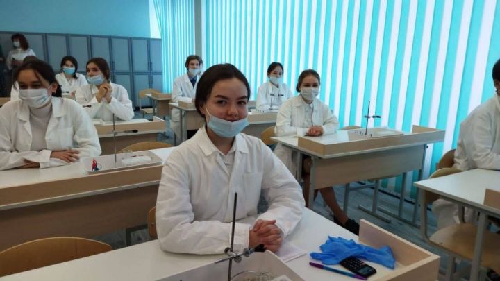 Менделееевским выпускникам выделено 70 бюджетных мест в КНИТУ-КХТИ