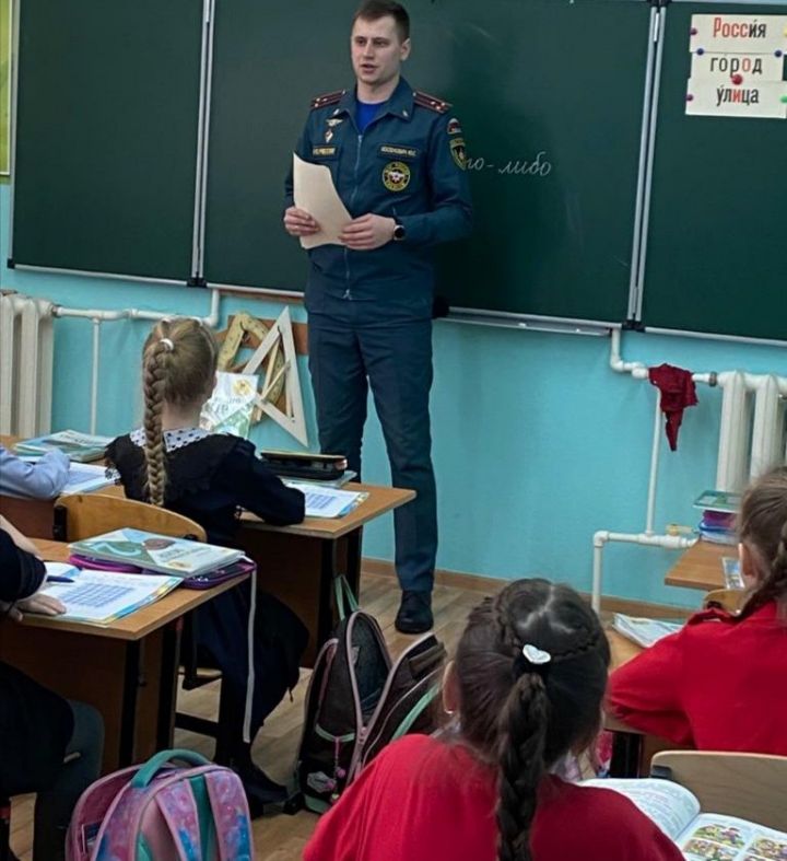 Ко Дню пожарной охраны: сотрудники ПСЧ-86 провели открытые уроки безопасности в школах города и района