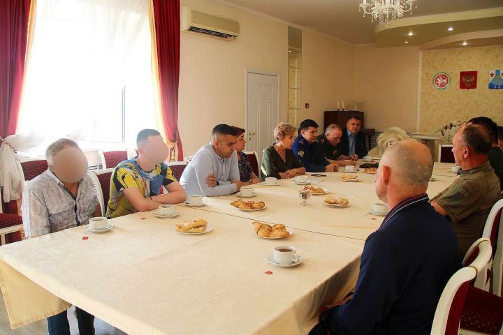Состоялась встреча руководства района и мобилизованных менделеевцев