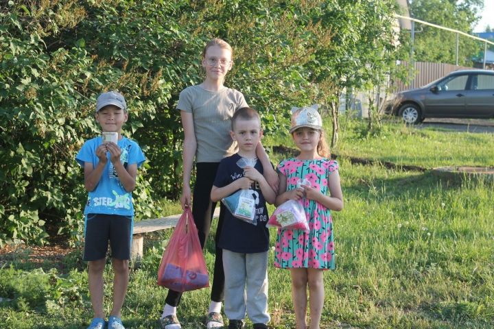 В Ижёвском поселении собирали подарки для участников состязаний на Сабантуй