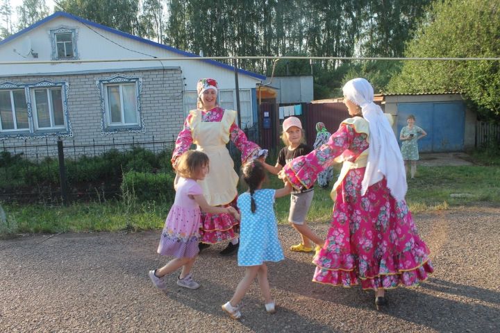 В Ижёвском поселении собирали подарки для участников состязаний на Сабантуй