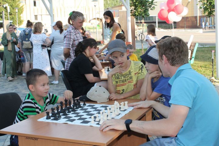 В Менделеевске почтили память детей Донбасса в парке «Дружба»