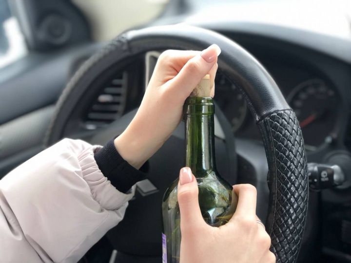 В Челнах выпивший несовершеннолетний врезался в дерево