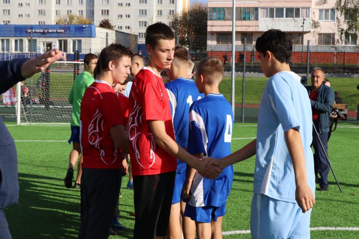 Менделеевскида мәктәп укучылары комадалары арасында район башлыгы призына спартакиада башланды