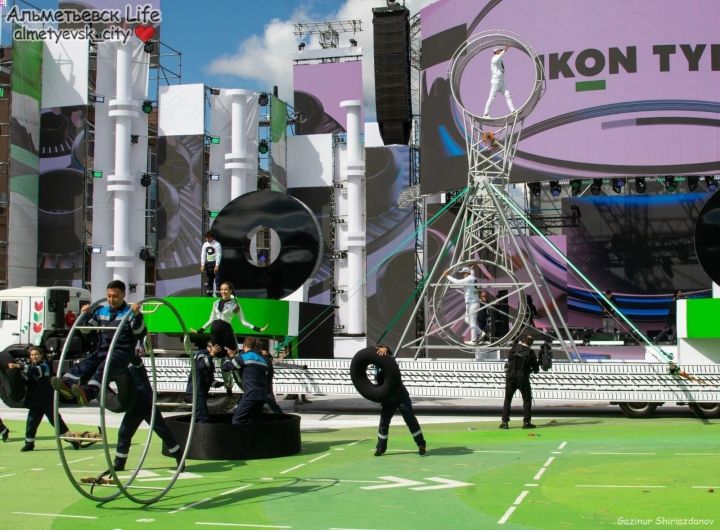 Хореографические коллективы Менделеевска выступили на дне Нефтяника