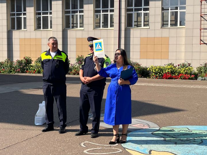 В Менделеевске прошла профилактическая беседа с первоклассниками