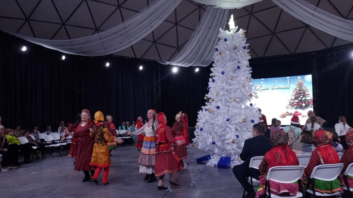 В арт пространстве «Атмосфера» собралось соцветие многонационального Менделеевского района