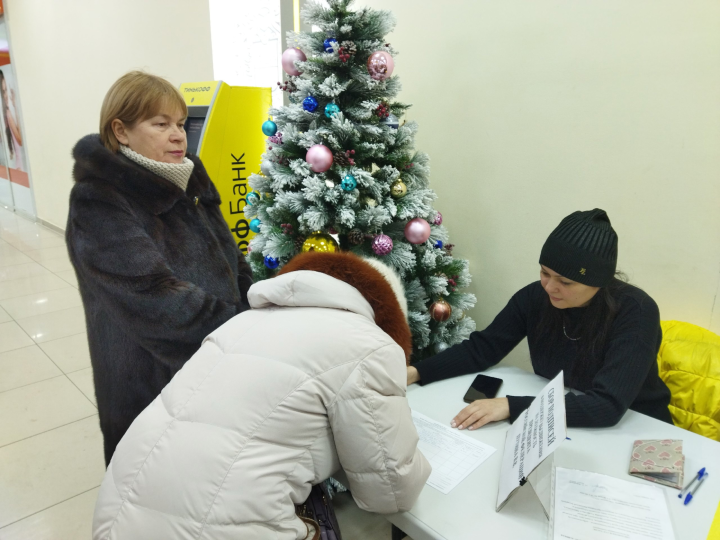 В Менделеевске проходит единый день сбора подписей в поддержку выдвижения Президента