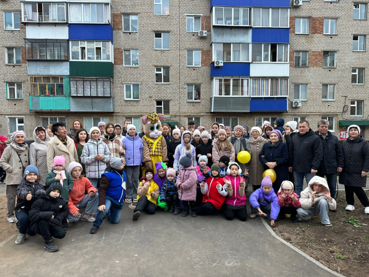 В Менделеевске состоялся яркий праздник двора