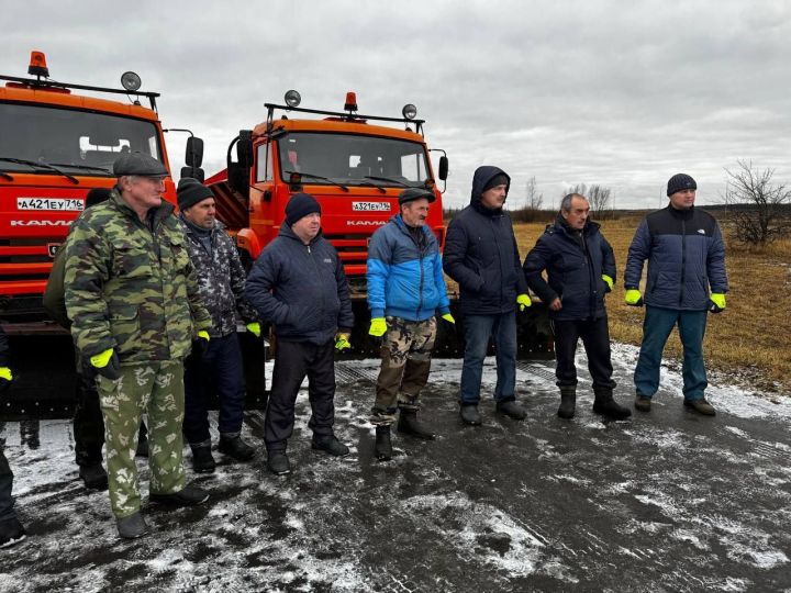 В Менделеевске проверили готовность снегоуборочной техники