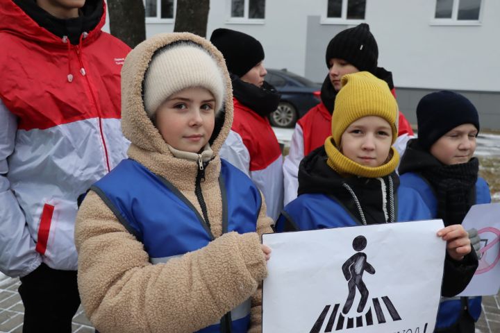 Они могли бы жить: акция памяти жертв ДТП прошла в Менделеевске