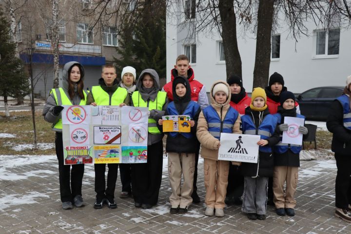 Они могли бы жить: акция памяти жертв ДТП прошла в Менделеевске