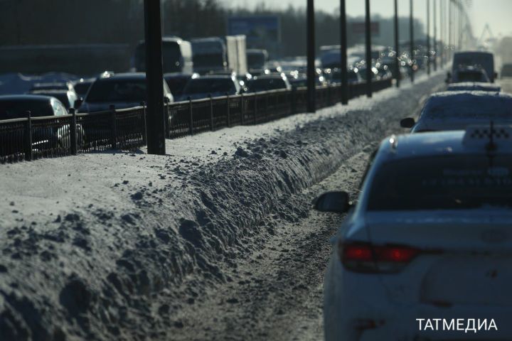 Работа в такси и охранных структурах в Татарстане может быть запрещена для мигрантов