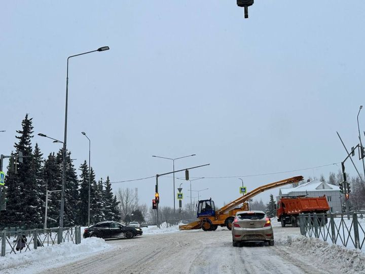 Дорожные службы Менделеевска перешли на усиленный режим работы