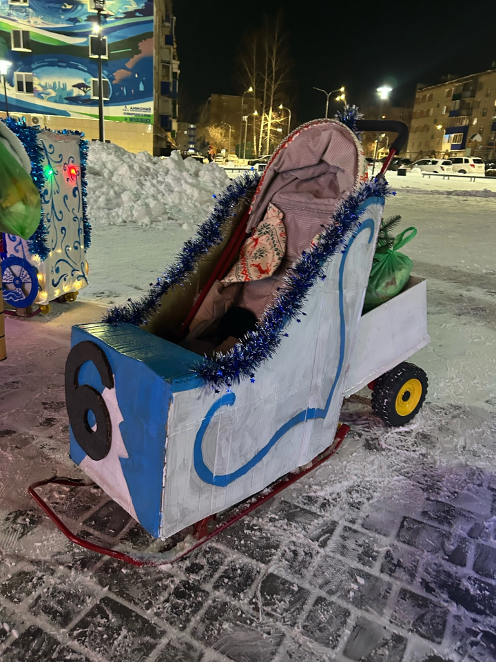 Победителем второго парада санок в Менделеевске стала семья Сорокиных