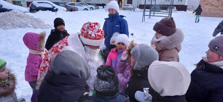 Жители ТОС «Альфа» организовали новогодние игры для детей