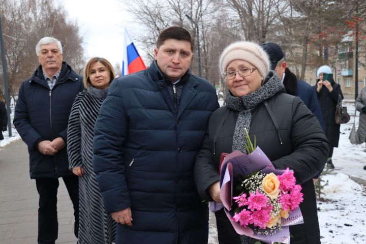 В Менделеевске открыли аллею Славы в честь бойцов СВО