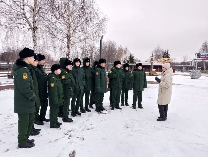 Нижнекамские кадеты познакомились с историей Менделеевска