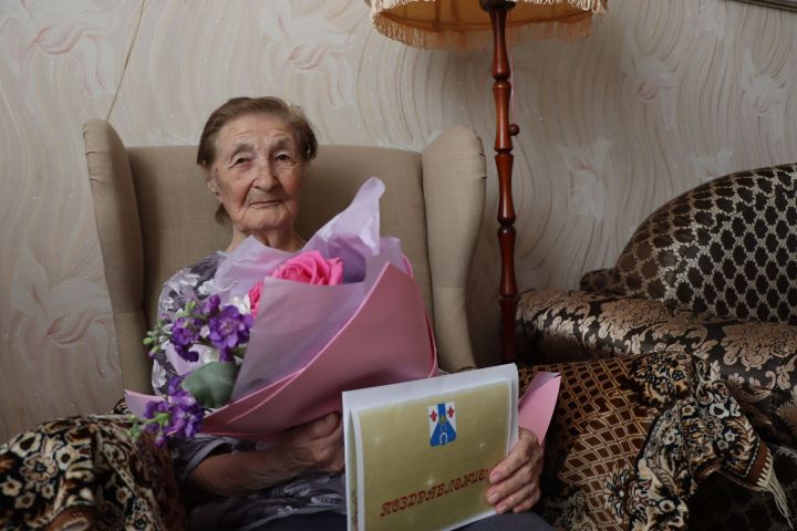 Менделеевчанка Разия Зиятдинова отметила 95-летие