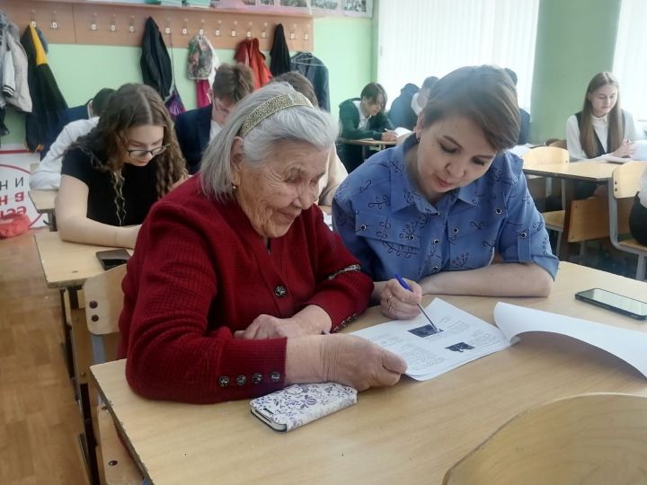 Жители Татарстана смогут написать письмо участникам СВО на площадках «Диктанта Победы»