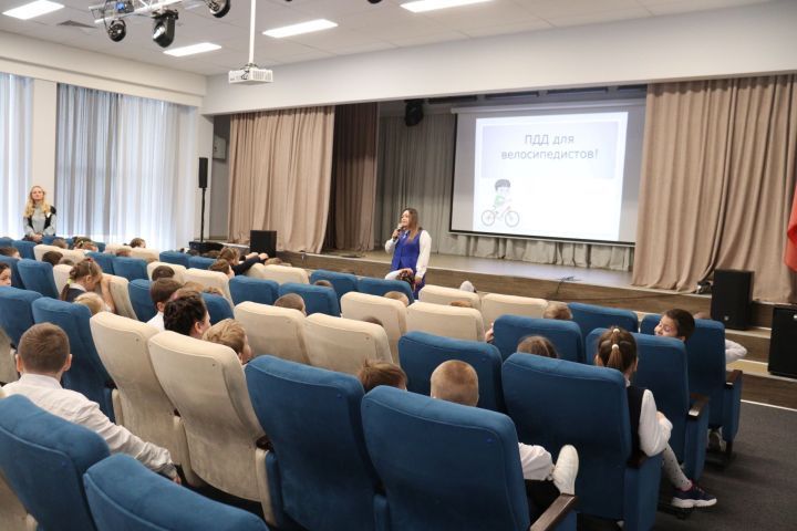 Менделеевскида «велосипедчылар өчен юл хәрәкәте кагыйдәләре» дигән профилактик әңгәмә узды