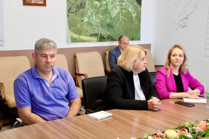 В Менделеевске обсудили вопрос о проведении интернета в села и деревни района
