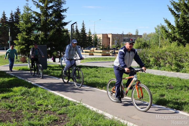 В Менделеевске прошёл велопробег посвящённый Дню химиков