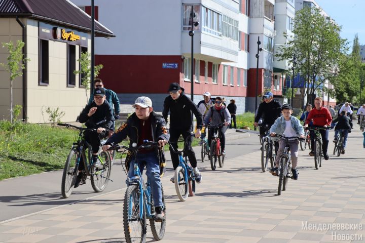 В Менделеевске прошёл велопробег посвящённый Дню химиков