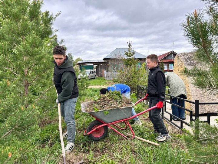 В Менделеевске прошла традиционная акция «Обелиск»