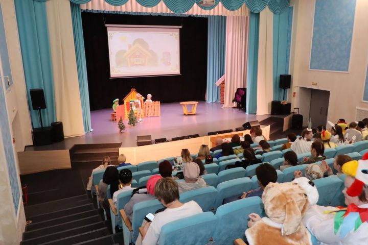 В Менделеевске прошёл районный этап конкурса детских татарских театров