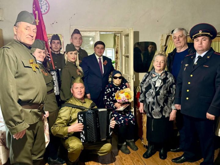 Радмир Беляев в преддверии 9 Мая встретился с ветераном и узницей концлагерей