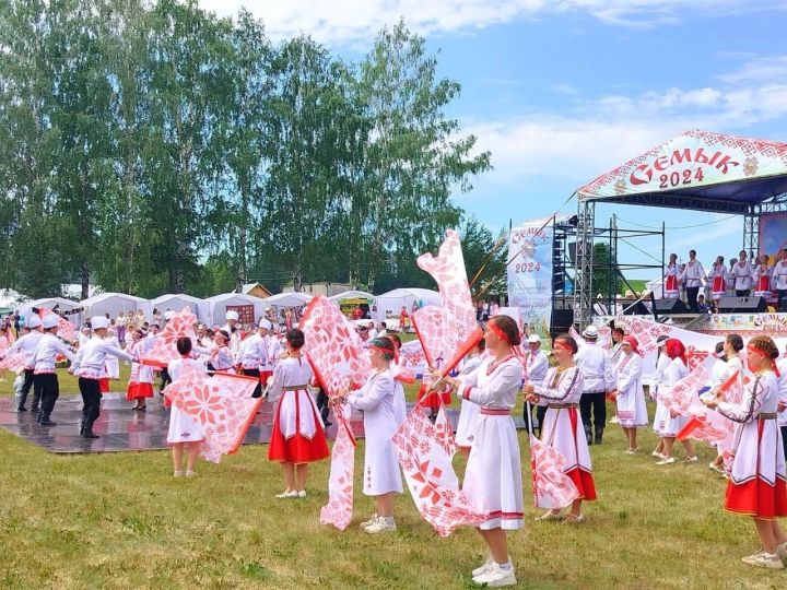 Менделеевцы приняли участие в Республиканском национальном празднике «Семык»