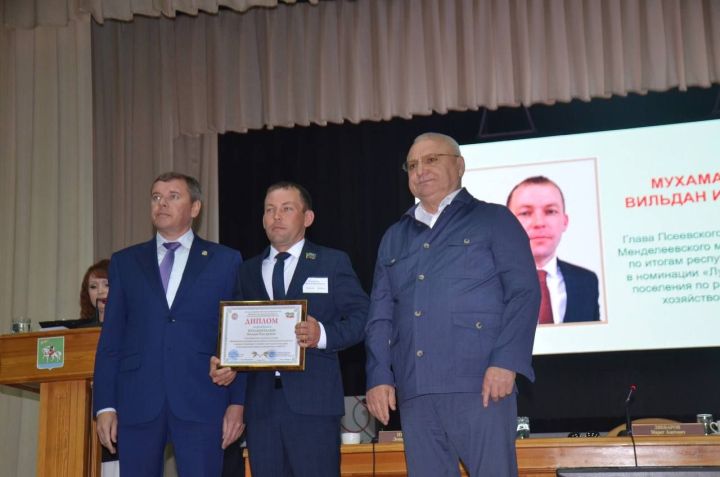 Главы сельских поселений Менделеевского района стали победителями республиканских конкурсов