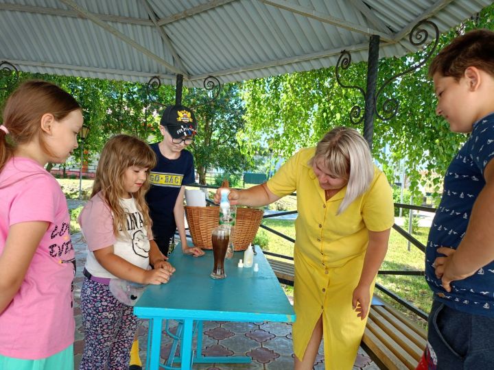 В Татарско-Челнинском СДК прошёл день «Незнаек и Почемучек»