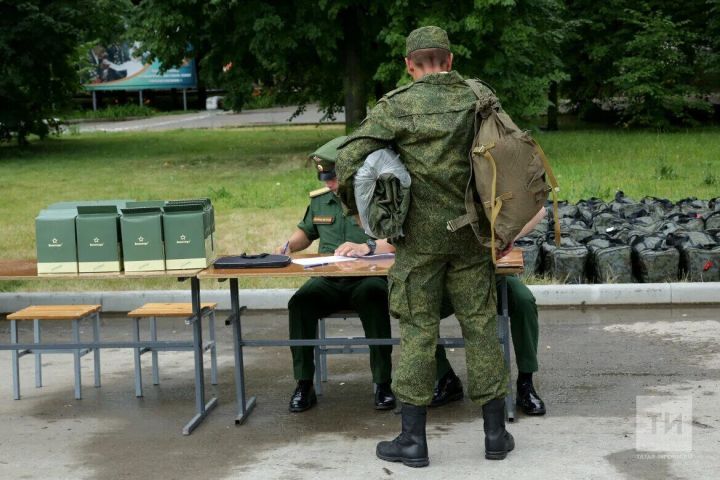 Менделеевцам рассказали о преимуществах контрактной службы