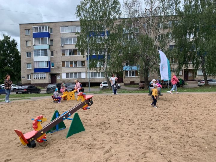 В Менделеевске состоялся праздник двора