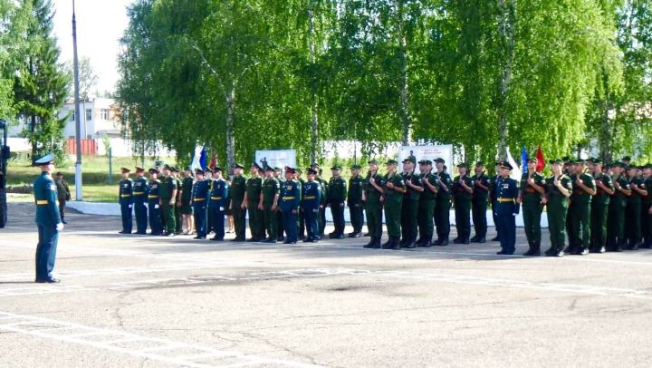 Менделеевские призывники приняли военную присягу