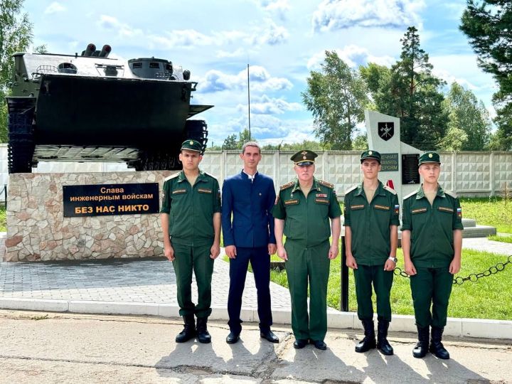 Менделеевские призывники приняли военную присягу