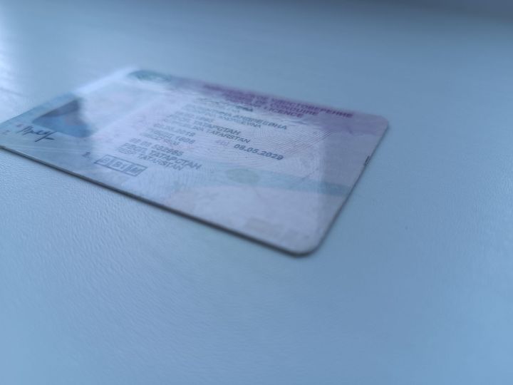 В Госдуме предложили выдавать водительские права на 15 лет