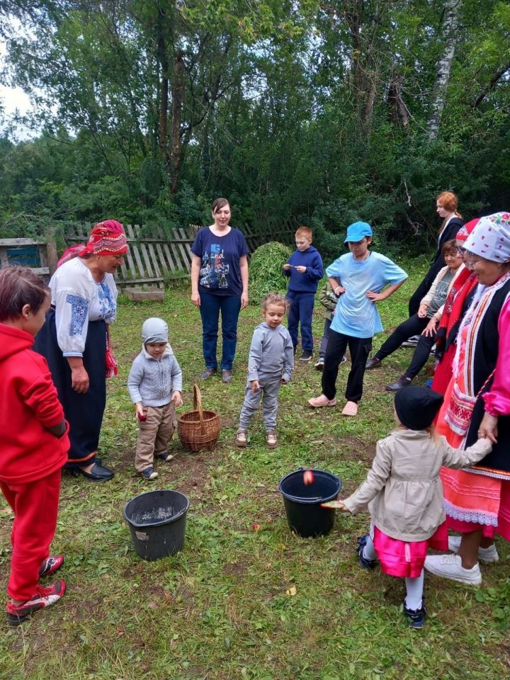 Праздник Яблочного Спаса прошел в Новом Кокшане