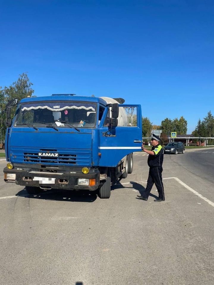 В Менделеевске прошел рейд по движению грузовых авто по городу