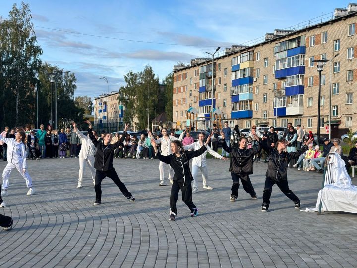 В Менделеевске состоялась премьера хореографического перфоманса «Ночь»