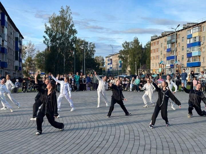 В Менделеевске состоялась премьера хореографического перфоманса «Ночь»