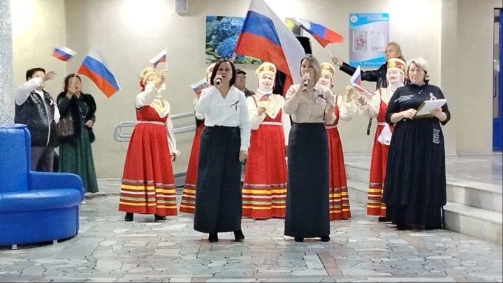 В Ижёвском поселении в поддержку мобилизованных земляков провели второй благотворительный концерт «Своих не бросаем!»