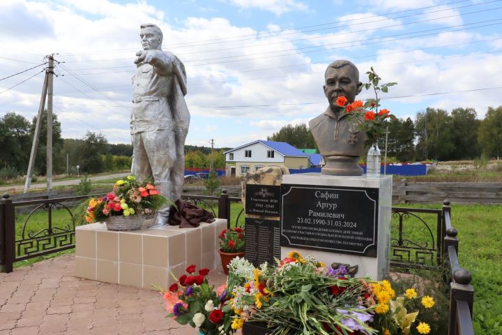 В селе Новый Кокшан открыли бюст герою СВО