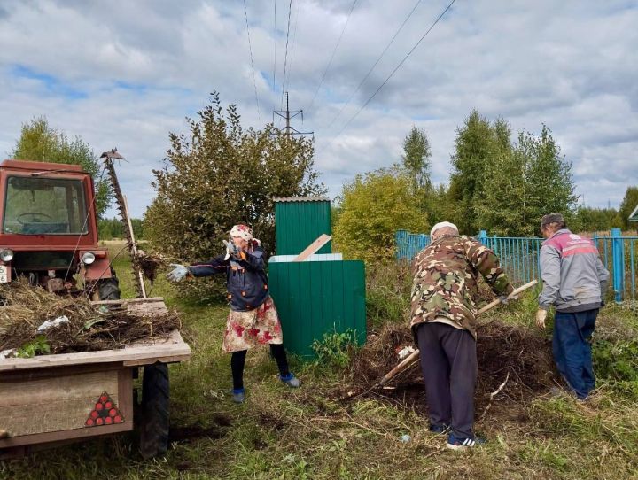 В селе Тураево проводятся субботники